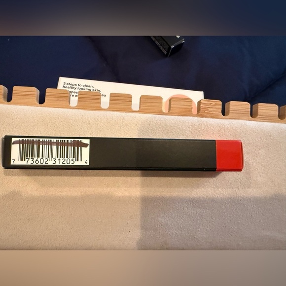 MAC Velvetease Lip Pencil – Lover’s Lane- Med Dark Orange- Full Size- Brand New - Picture 2 of 5